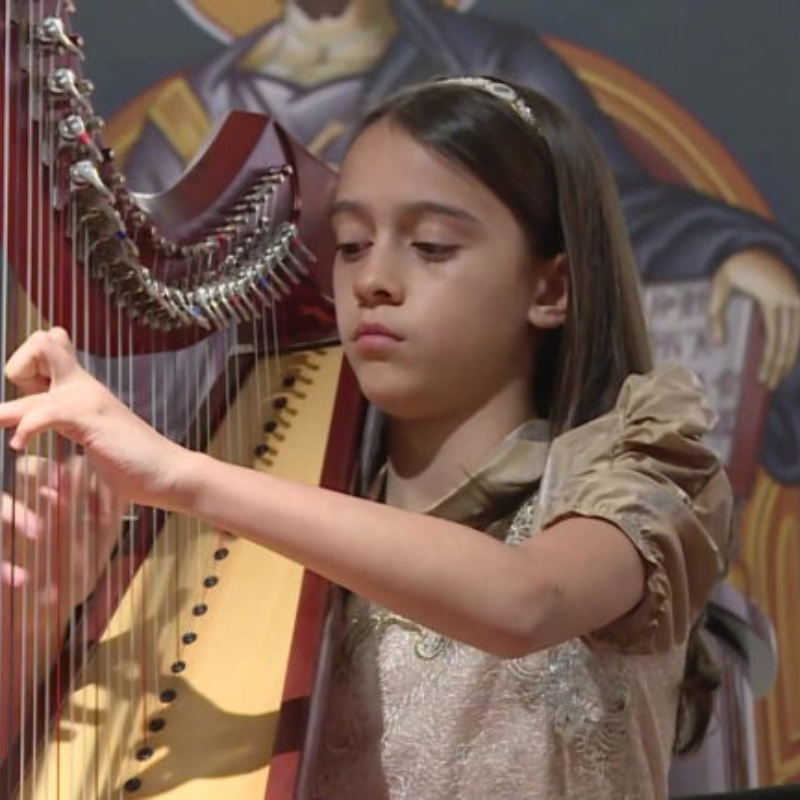 Kragujevački učenici obeležili Uskrs koncertom u Beogradu – talenat i tradicija u kripti Svetog Marka